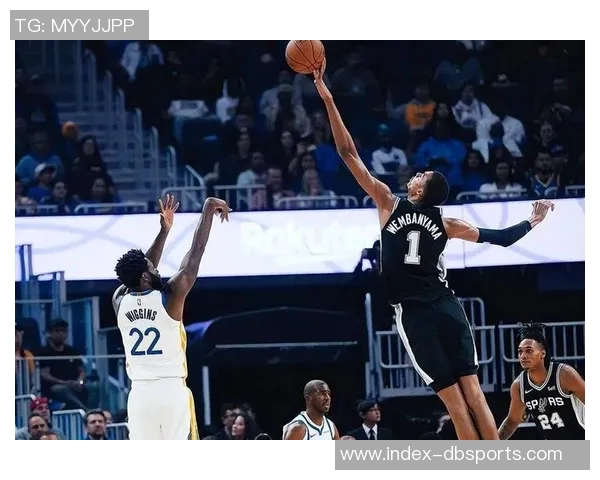 奥拉朱旺称赞文班独特投篮技巧难以防守旋转多样性令人惊叹 奥拉朱旺称赞文班独特投篮技巧难以防守旋转多样性令人惊叹