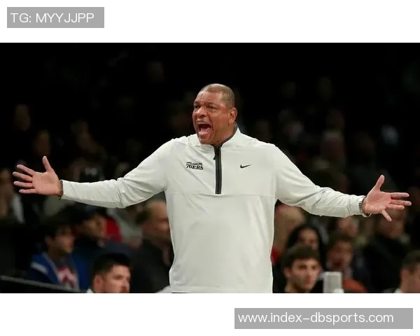 里弗斯强调字母缺席训练营为球队提供演练机会提升战术配合 里弗斯强调字母缺席训练营为球队提供演练机会提升战术配合