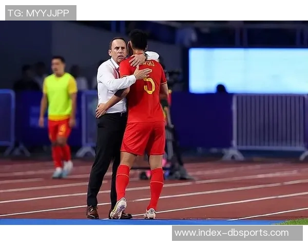 久尔杰维奇团队全运会观战寻宝为U20亚洲杯备战添新动力 久尔杰维奇团队全运会观战寻宝为U20亚洲杯备战添新动力