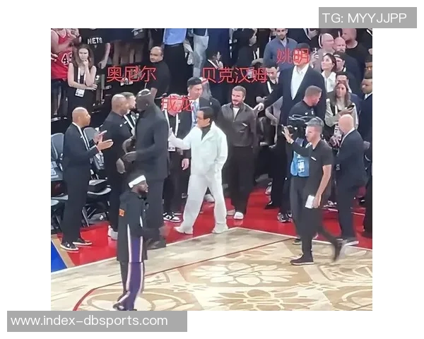 明星聚会小贝与成龙姚明奥尼尔同框自拍引发热议 明星聚会小贝与成龙姚明奥尼尔同框自拍引发热议