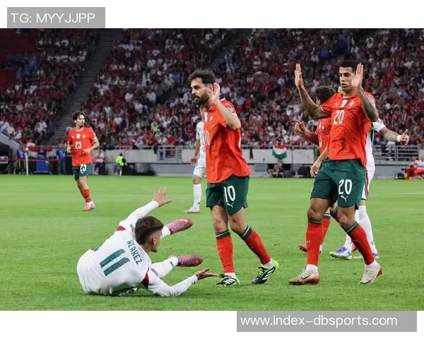 那不勒斯与葡萄牙体育球迷赛前冲突六人被捕一人送医治疗 那不勒斯与葡萄牙体育球迷赛前冲突六人被捕一人送医治疗