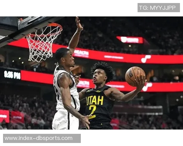 克拉克斯顿高效表现全队依赖他12投8中轻松砍下17分4篮板2助攻 克拉克斯顿高效表现全队依赖他12投8中轻松砍下17分4篮板2助攻