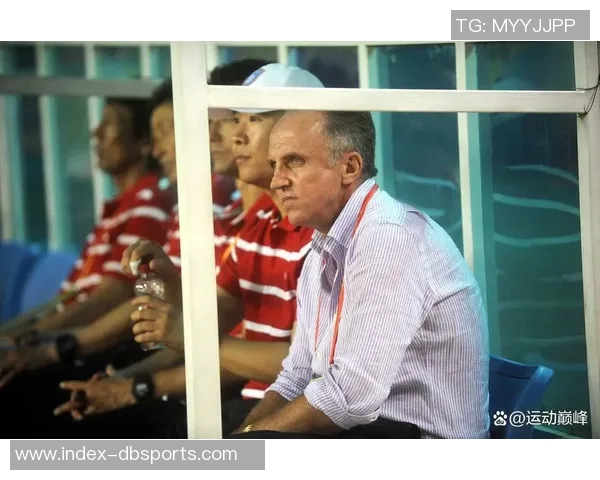 索斯盖特被视为阿莫林接班人但他暂不急于重返教练岗位 索斯盖特被视为阿莫林接班人但他暂不急于重返教练岗位