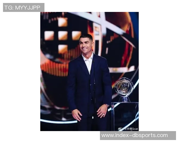 C罗荣获葡萄牙环球声望奖赞扬其辉煌职业生涯成就 C罗荣获葡萄牙环球声望奖赞扬其辉煌职业生涯成就