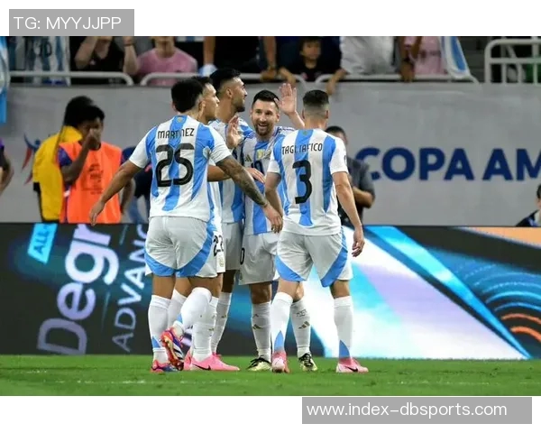 梅西射门击中横梁后麦卡利斯特破门助阿根廷领先1-0 梅西射门击中横梁后麦卡利斯特破门助阿根廷领先1-0