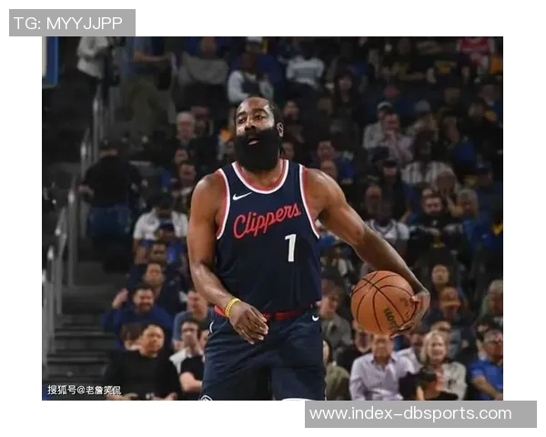 哈登36岁依然拼搏场均出战38分钟展现不屈精神如同地主家的驴 哈登36岁依然拼搏场均出战38分钟展现不屈精神如同地主家的驴