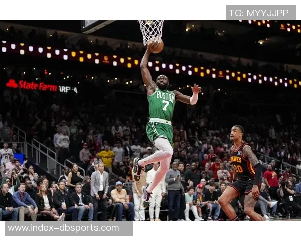 杰伦布朗谈球队战绩超预期强调保持紧迫感的重要性