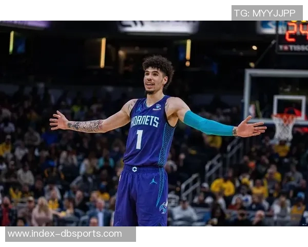 阿里纳斯谈黄蜂未来:鲍尔的票房价值远超球队成绩